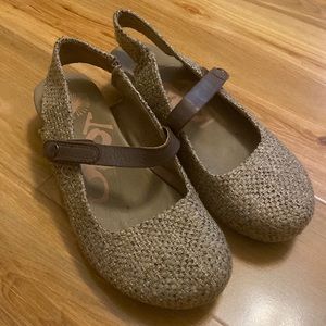 Otbt shoes. Velcro straps